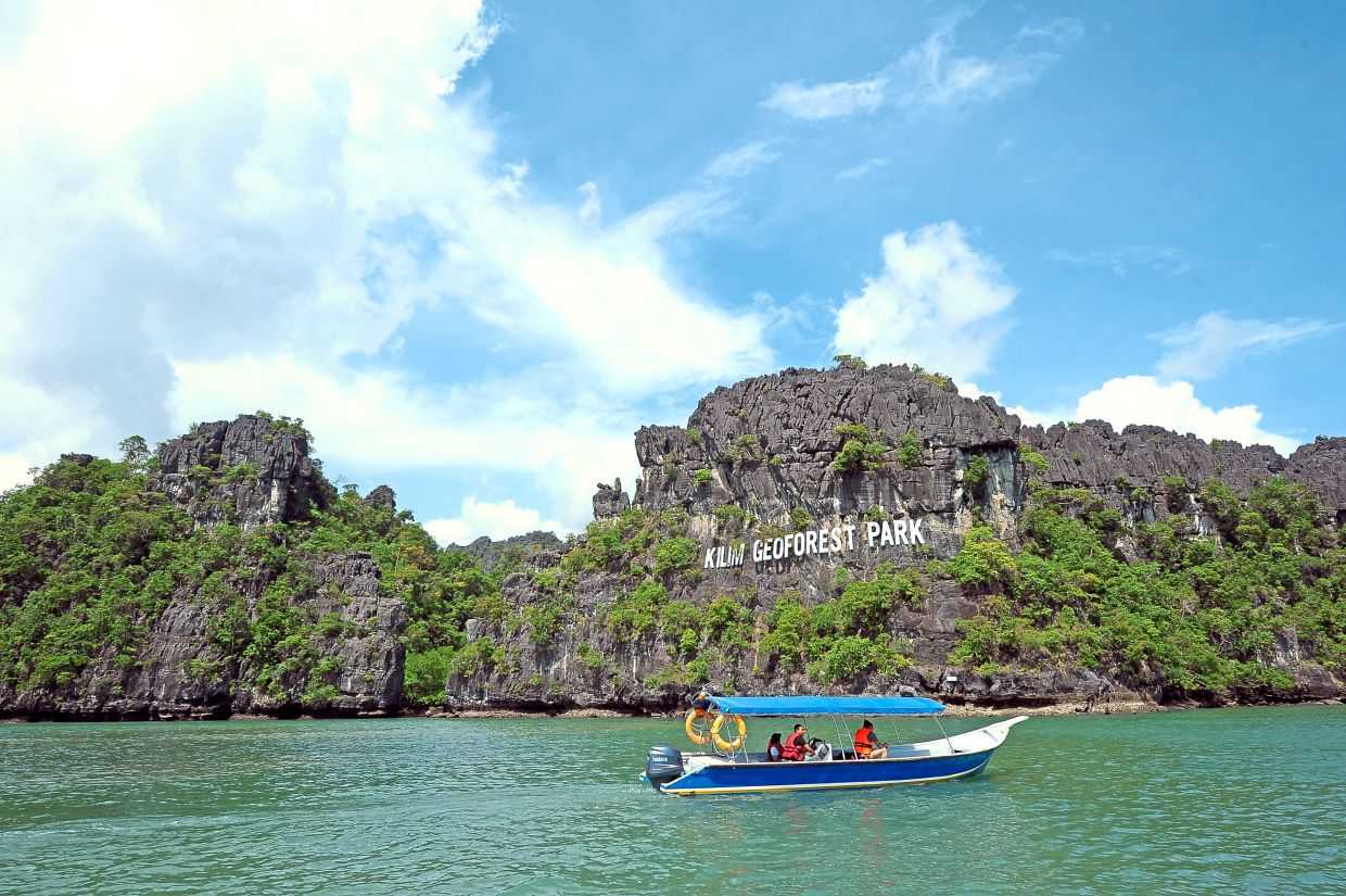 Mangrove boat tour passing Langkawi Kilim Geoforest